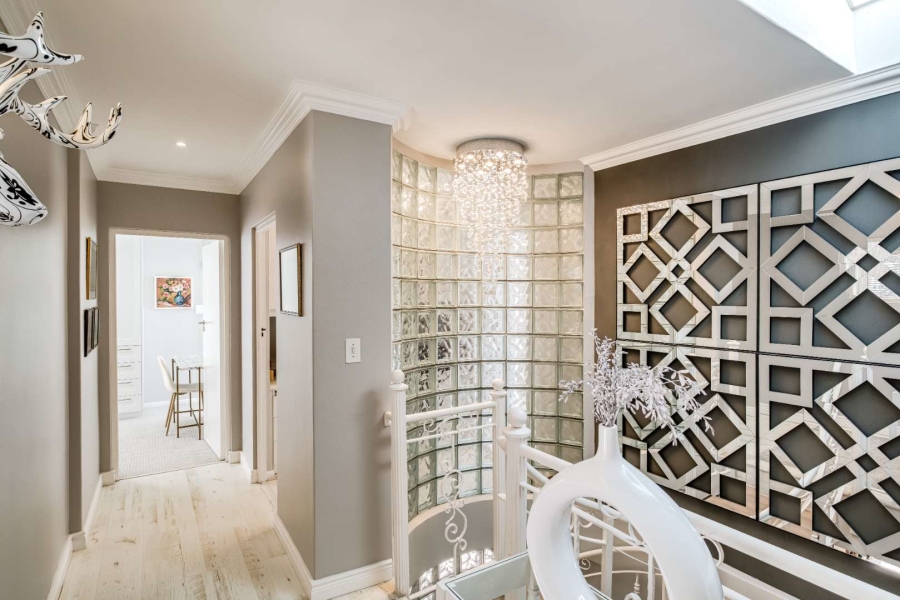 6 Bedroom Property for Sale in Newlands Western Cape